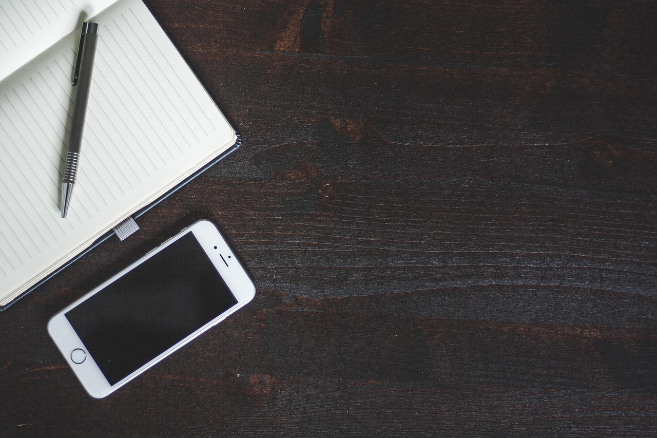 A practical guide to improving a contact page for everyday readers
